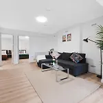 Flat In Dalston, London